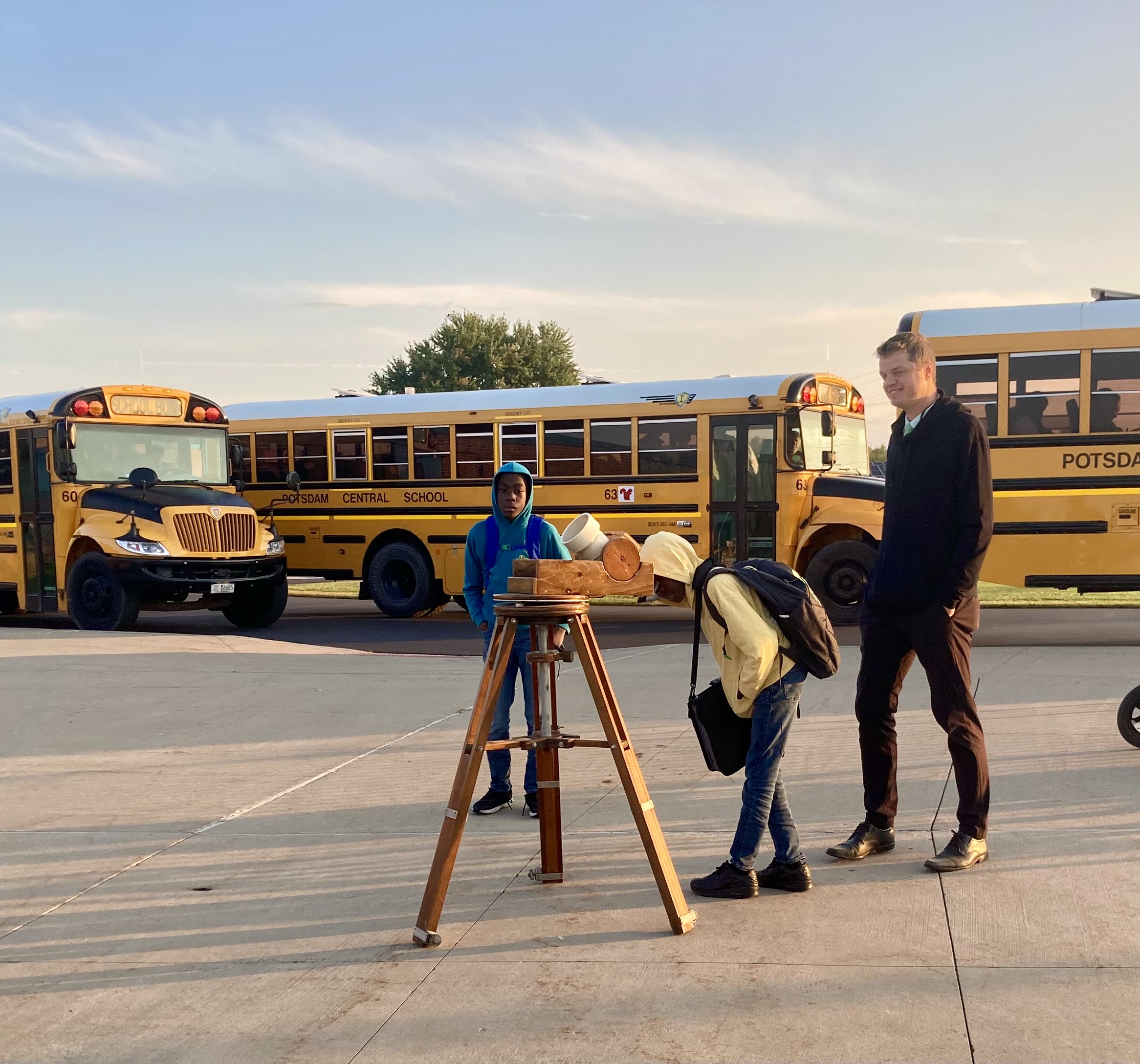 Elementary students participate in moon gazing event